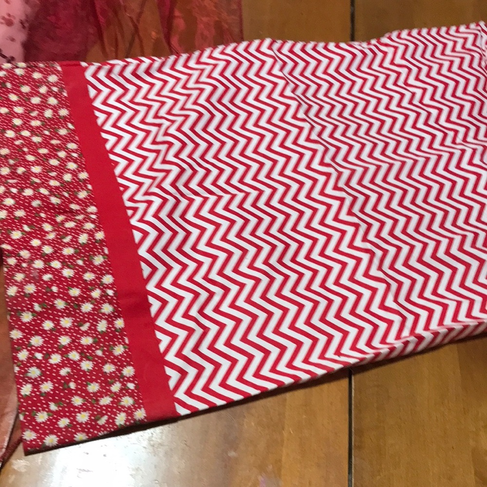 1 Standard Size Pillowcase Red Chevron with Daisy Accent